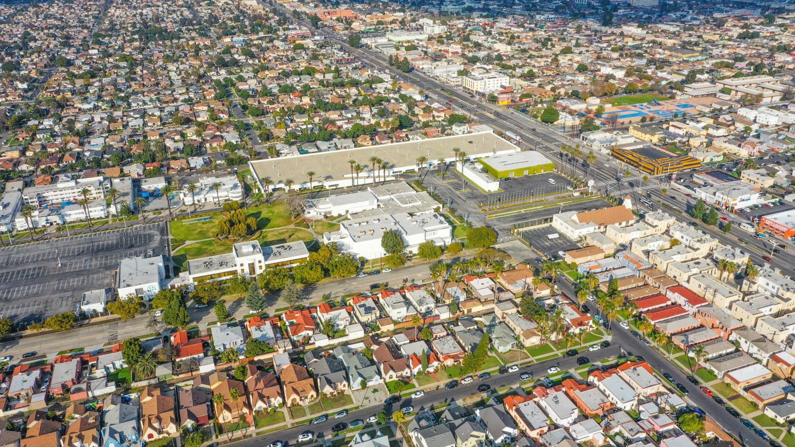 Crenshaw Christian Center 7833 Vermont Avenue - Image 6