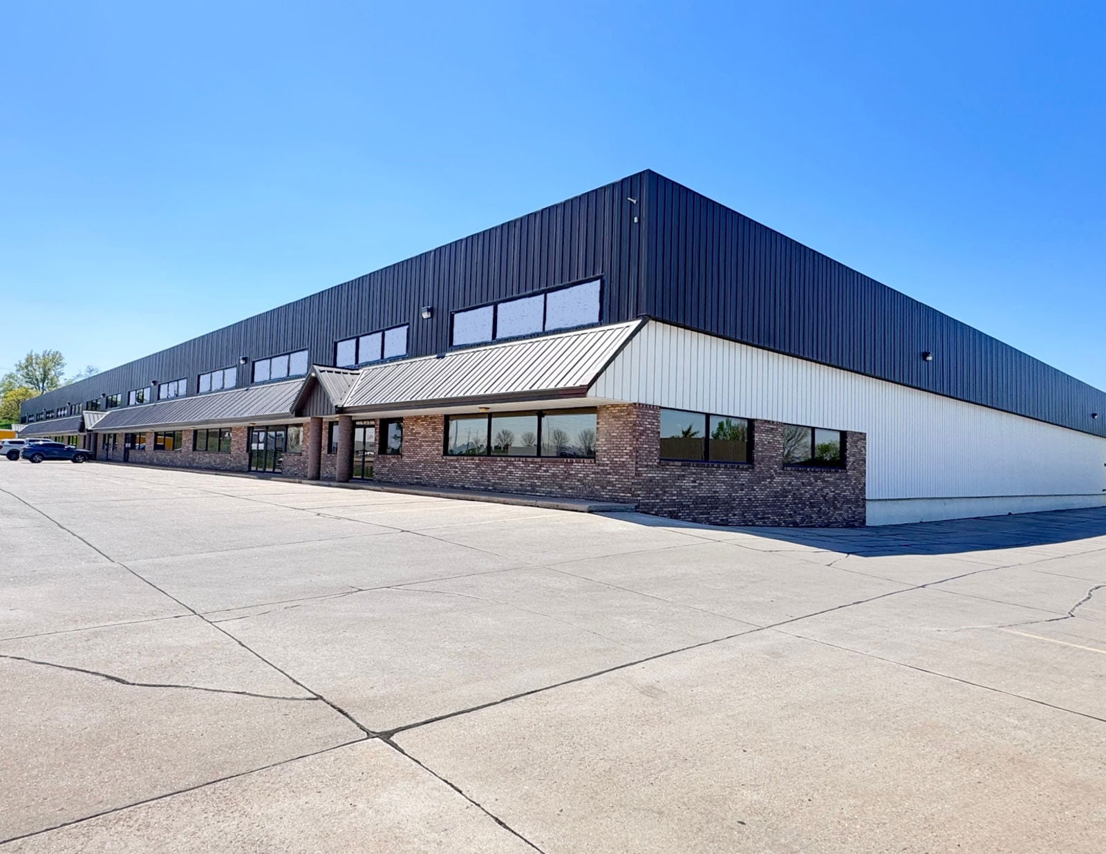 I-80 Frontage Industrial - 80,000 SF Building 8930 South 137th Circle - Image 1
