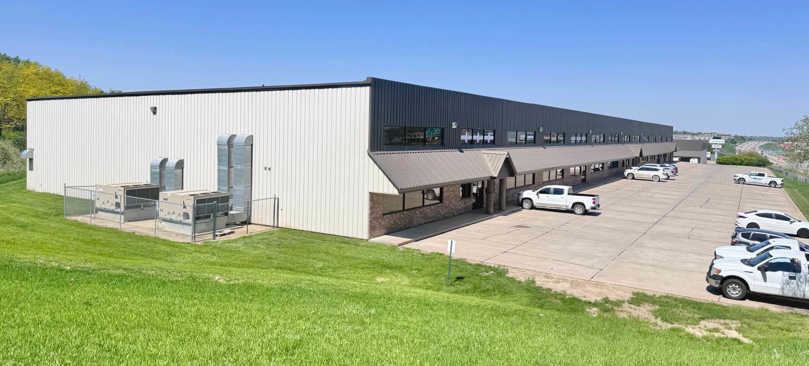 I-80 Frontage Industrial - 80,000 SF Building 8930 South 137th Circle - Image 2