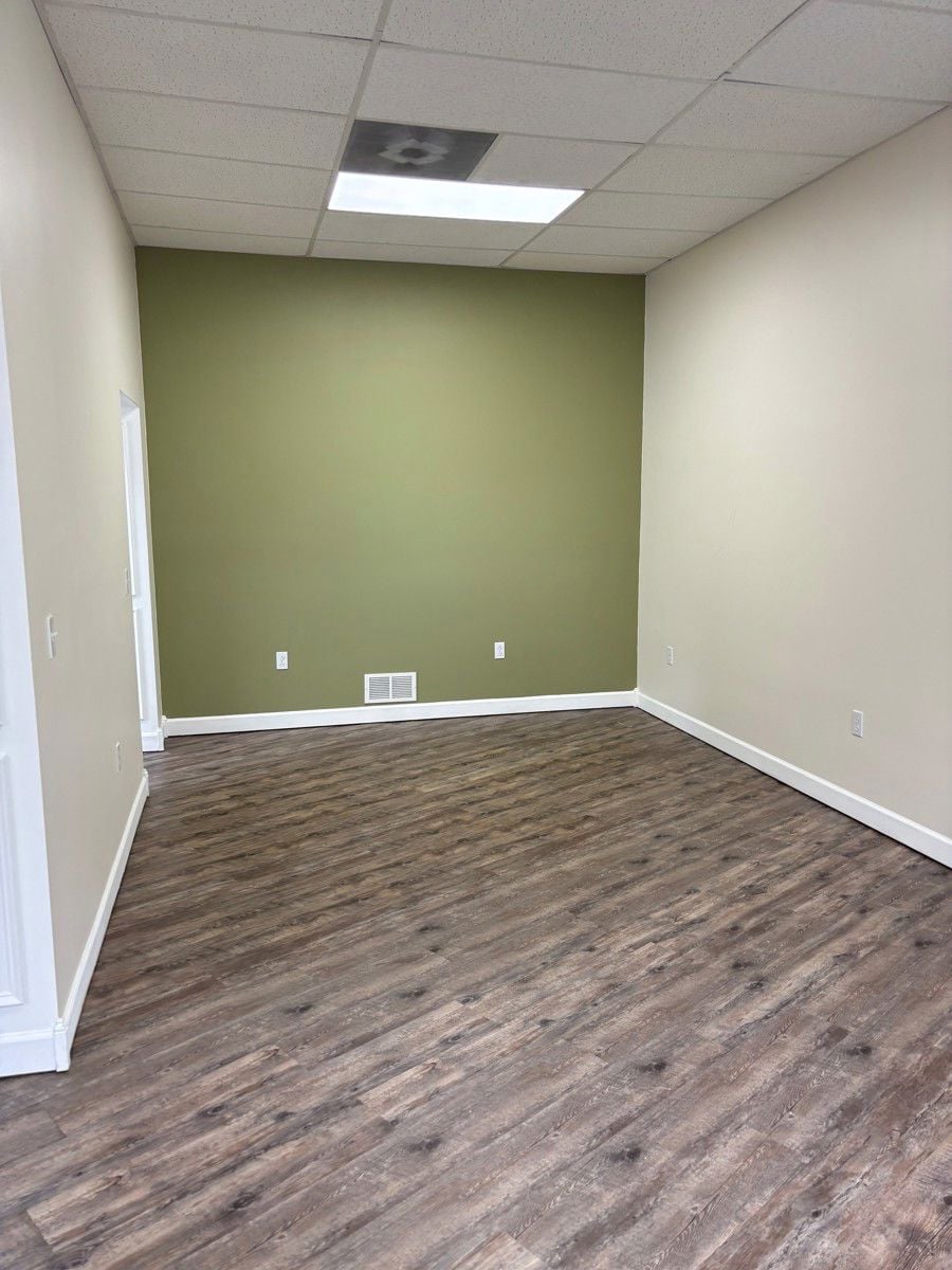 4500 William Penn Highway_Interior 3