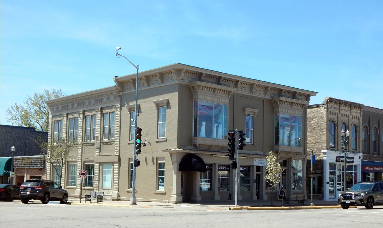 CBRE Cover_704 W Main Street