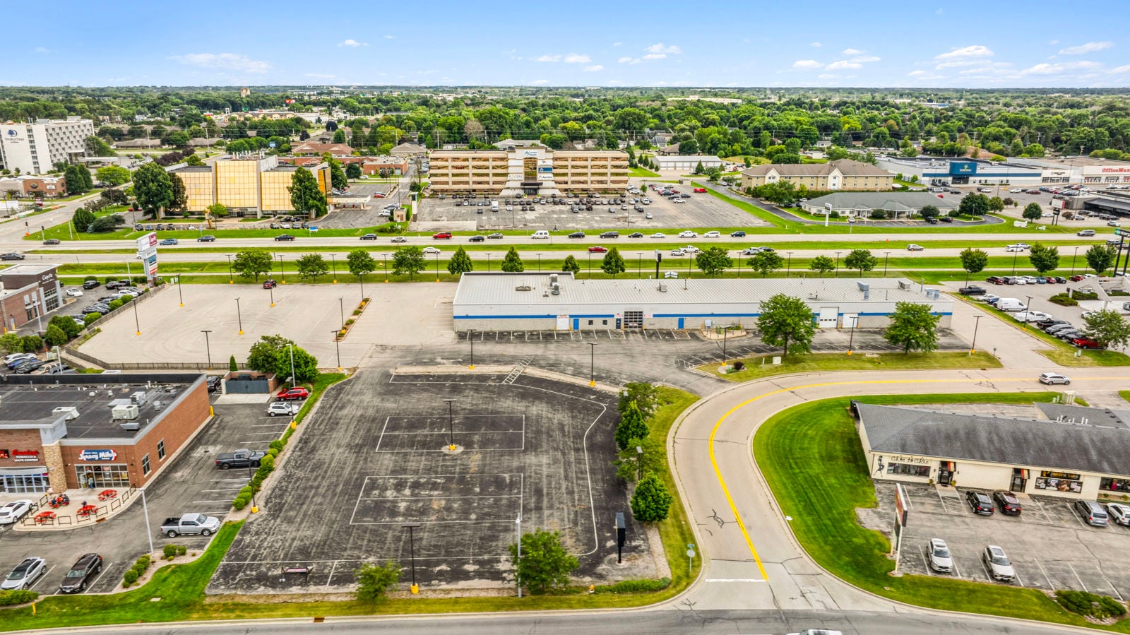 4400 College Ave, Appleton.JPG