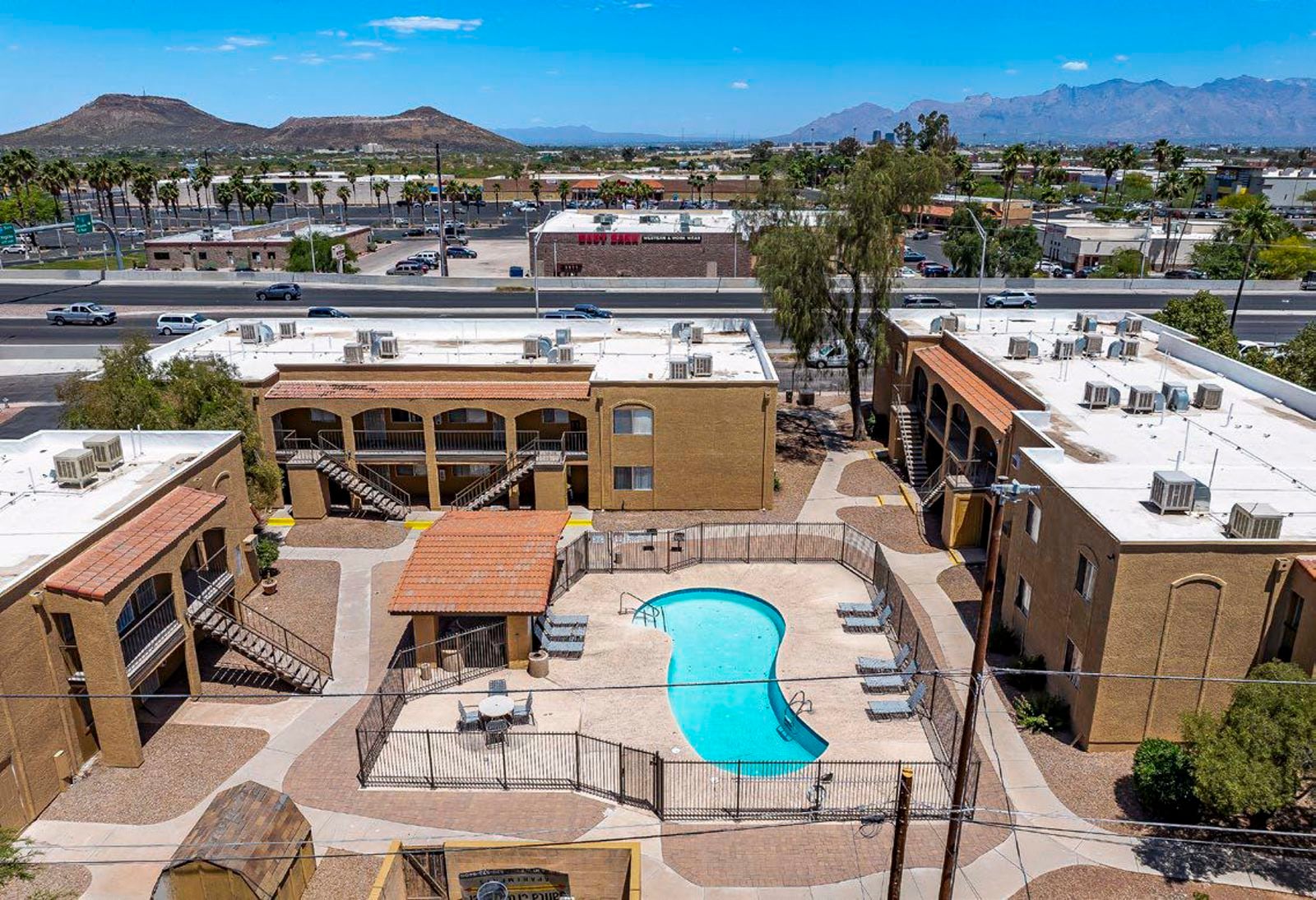 Santa Cruz Apts-Exter