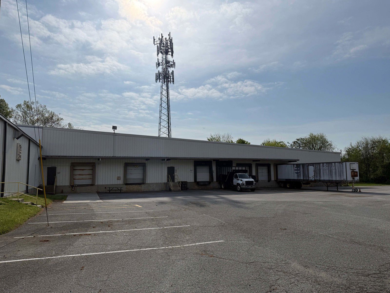 501 W Camel St - Loading Dock