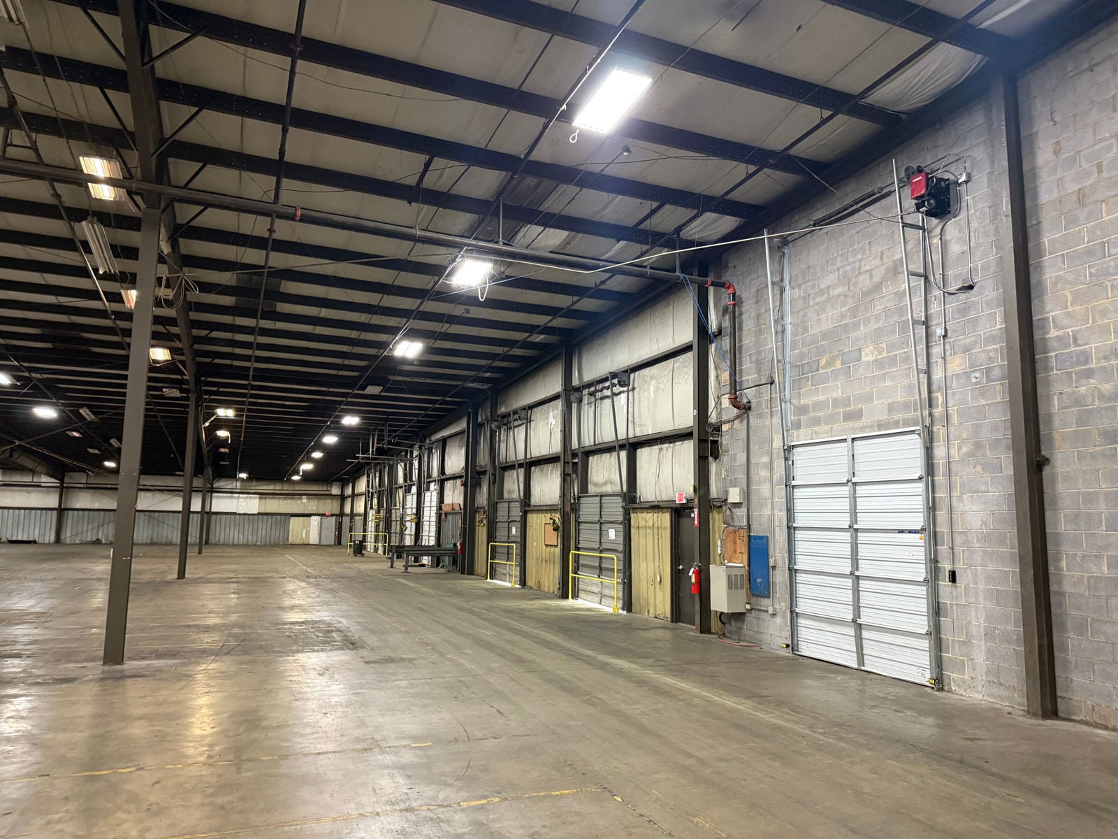 501 W Camel St - Warehouse Interior