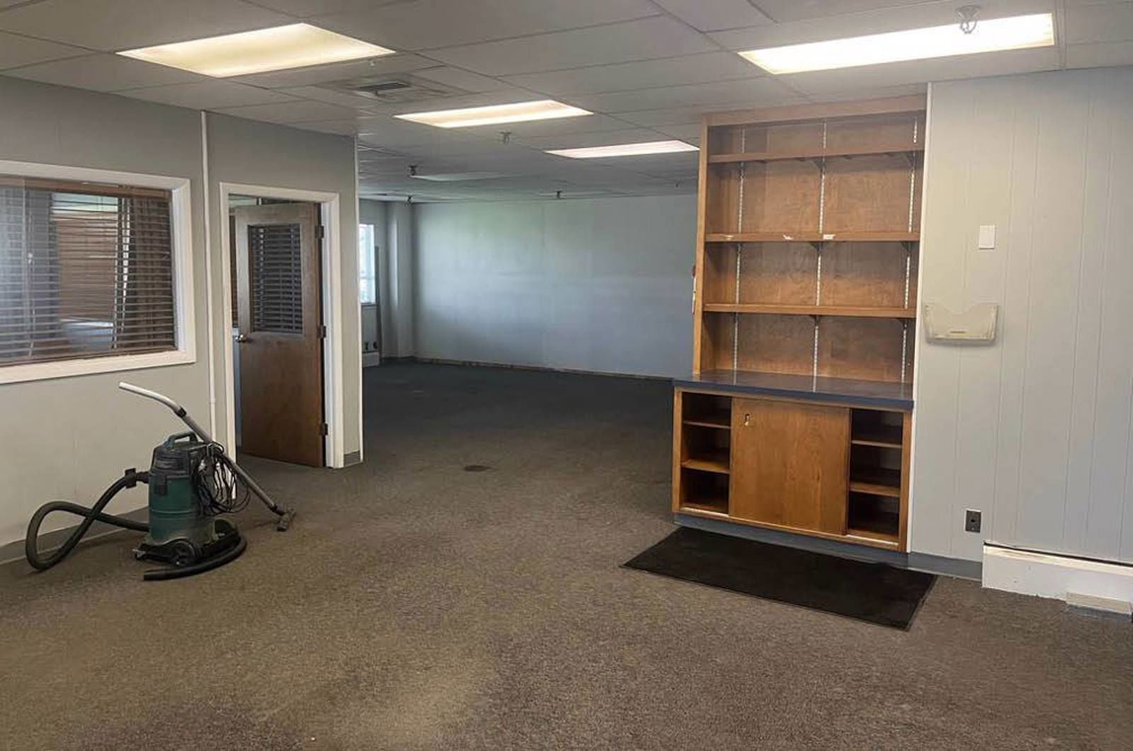 Service and Sales Warehouse - Industrial | For Lease 4550 South 96th Street - Image 9