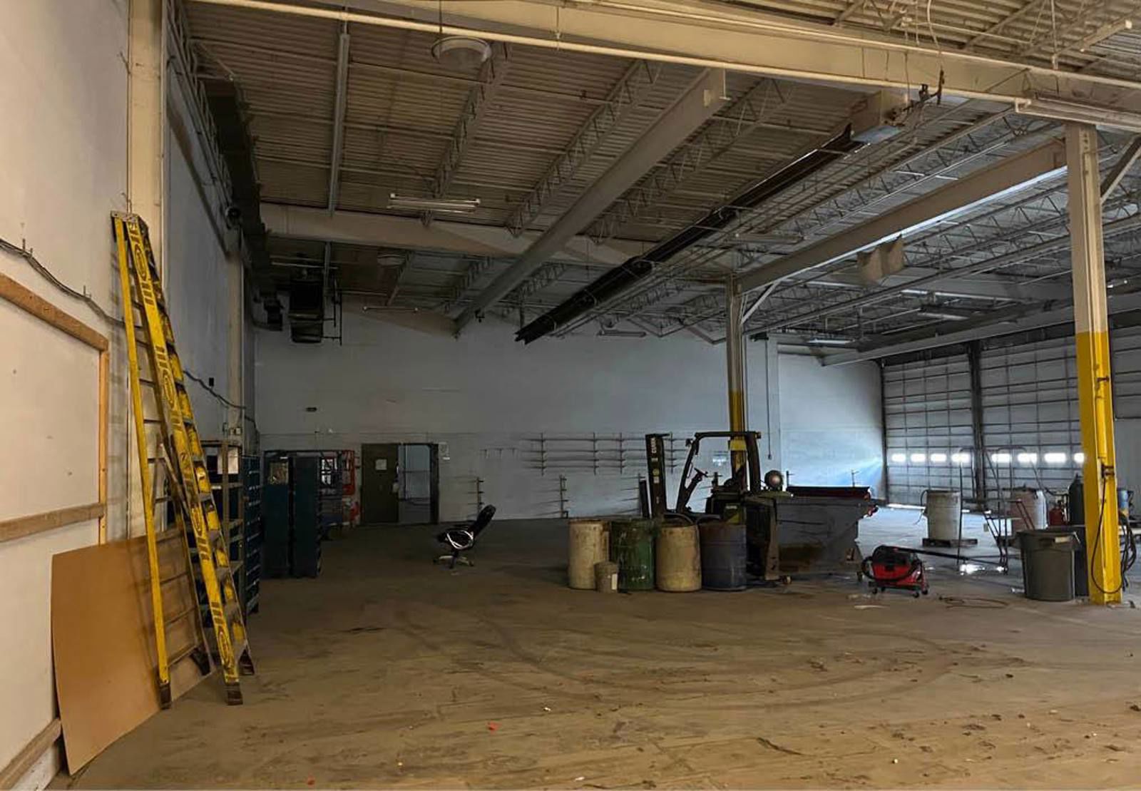 Service and Sales Warehouse - Industrial | For Lease 4550 South 96th Street - Image 12