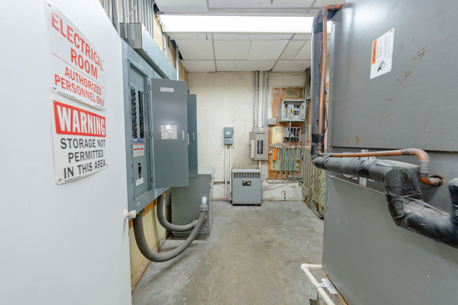 Interior_4095N28Way_Hw_24