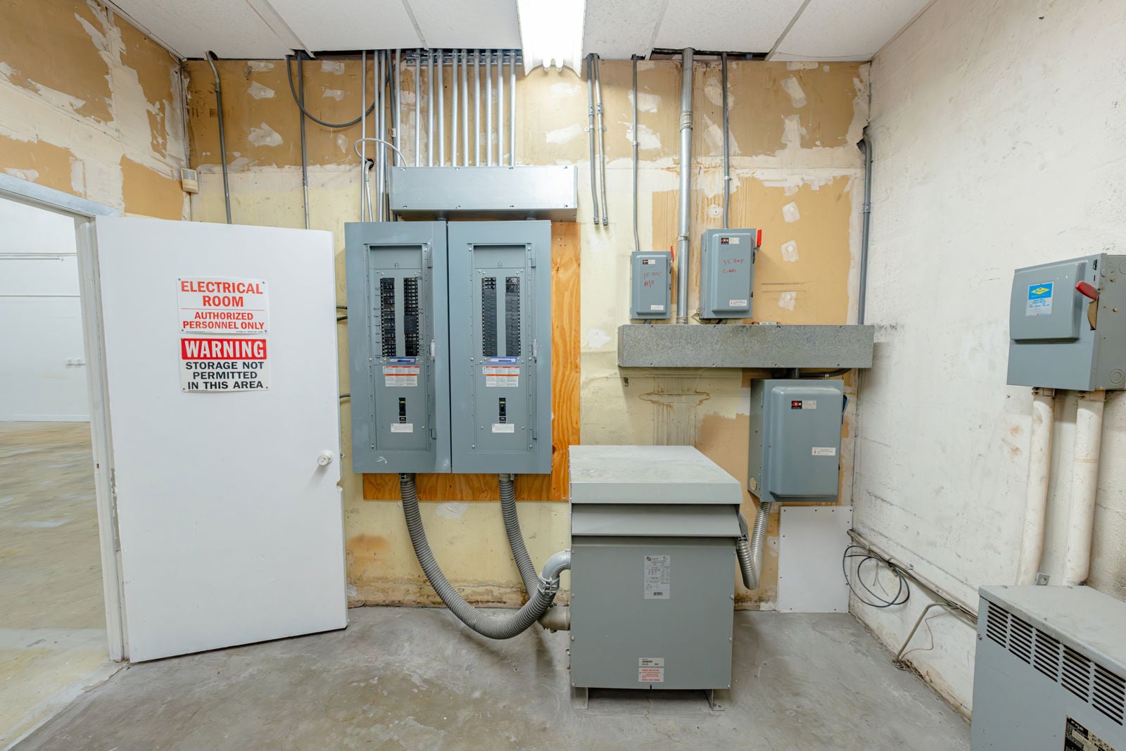 Interior_4095N28Way_Hw_25