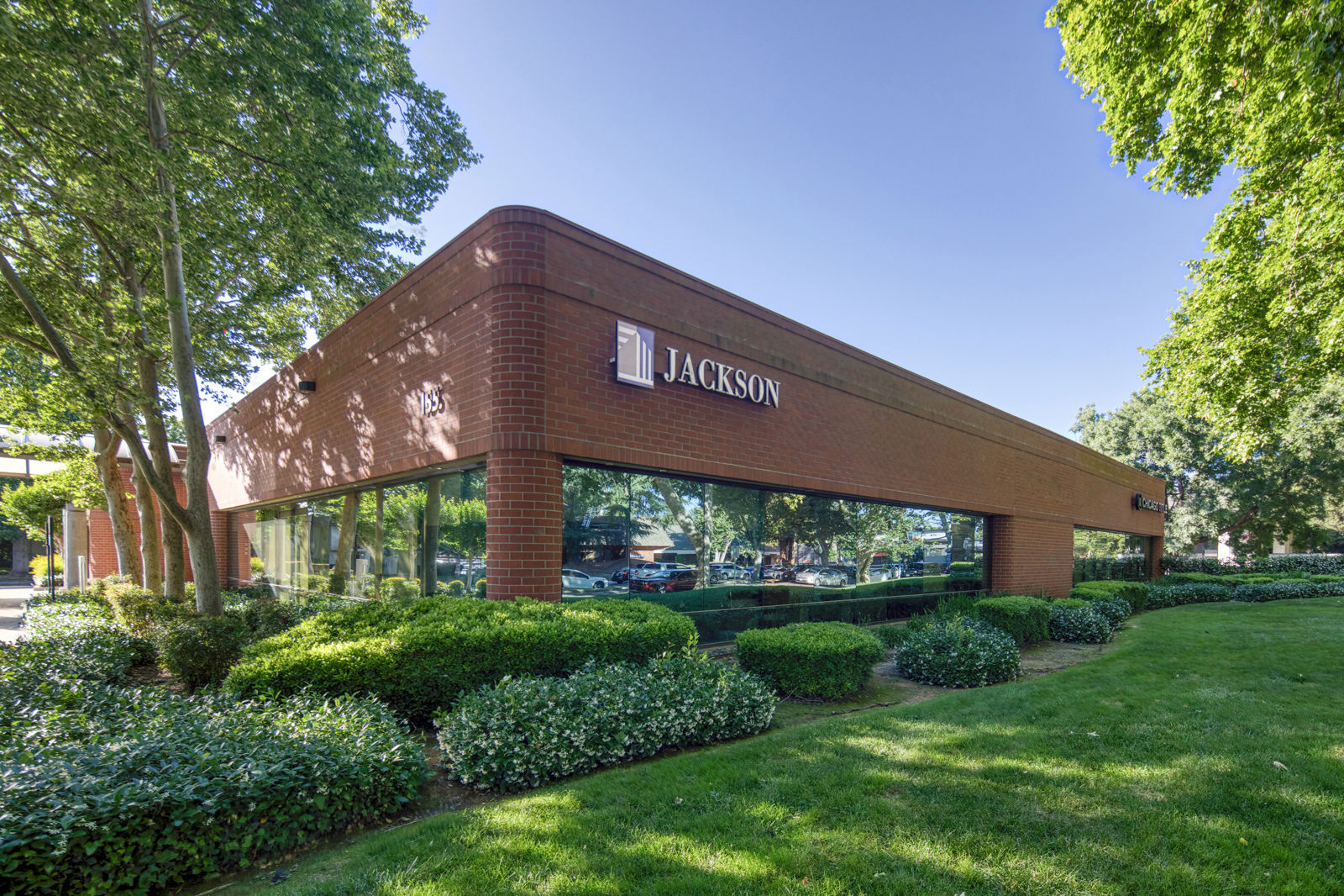 155 Cadillac_Exterior_74A8156_hdr