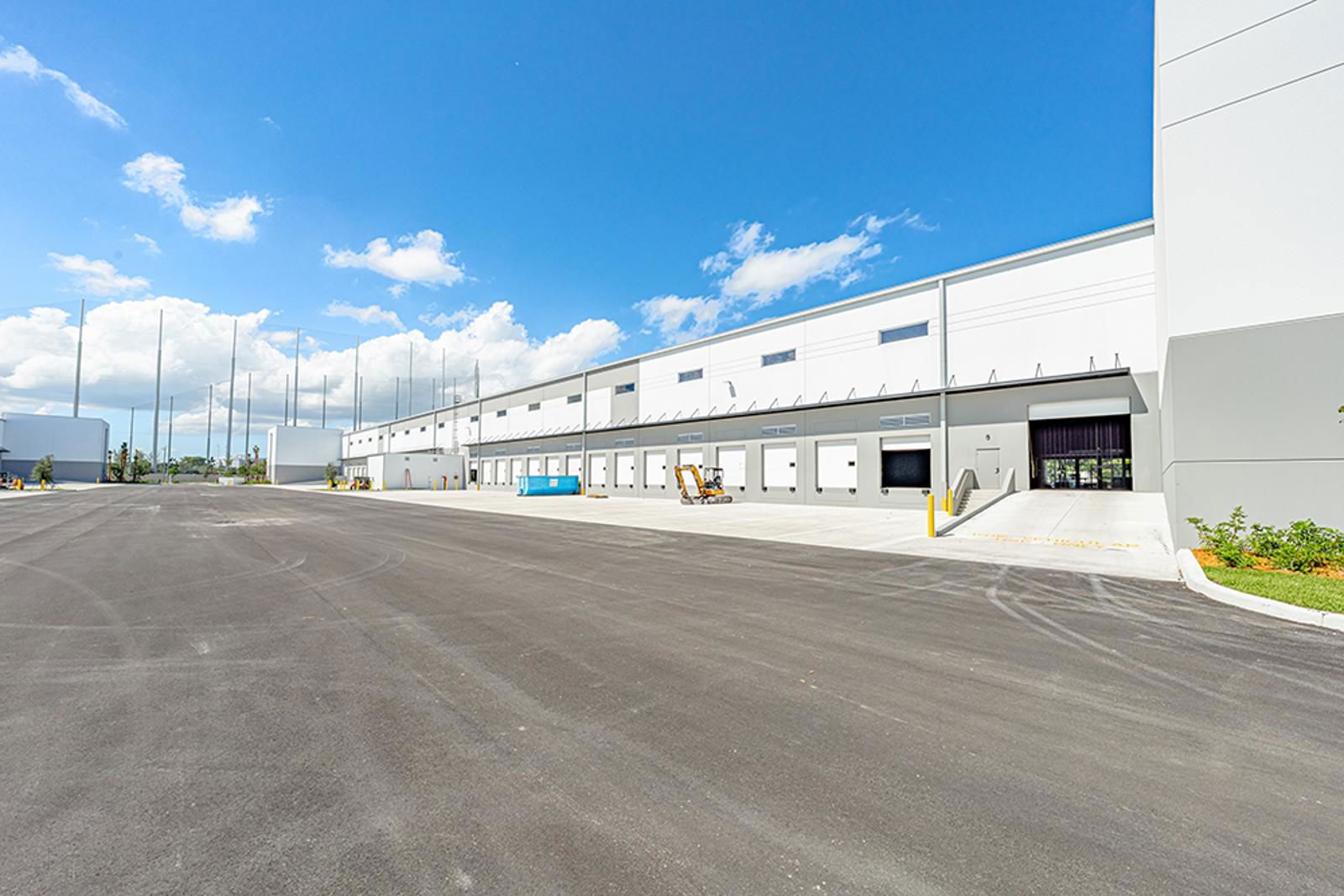 Exterior_B1-RaceTrackLogistics_S3_10