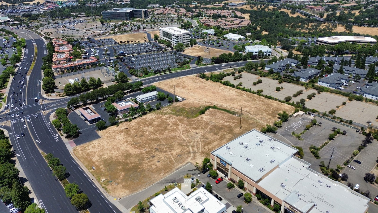 dji_fly_20250617_133404_637_1750192452397_photo_optimized