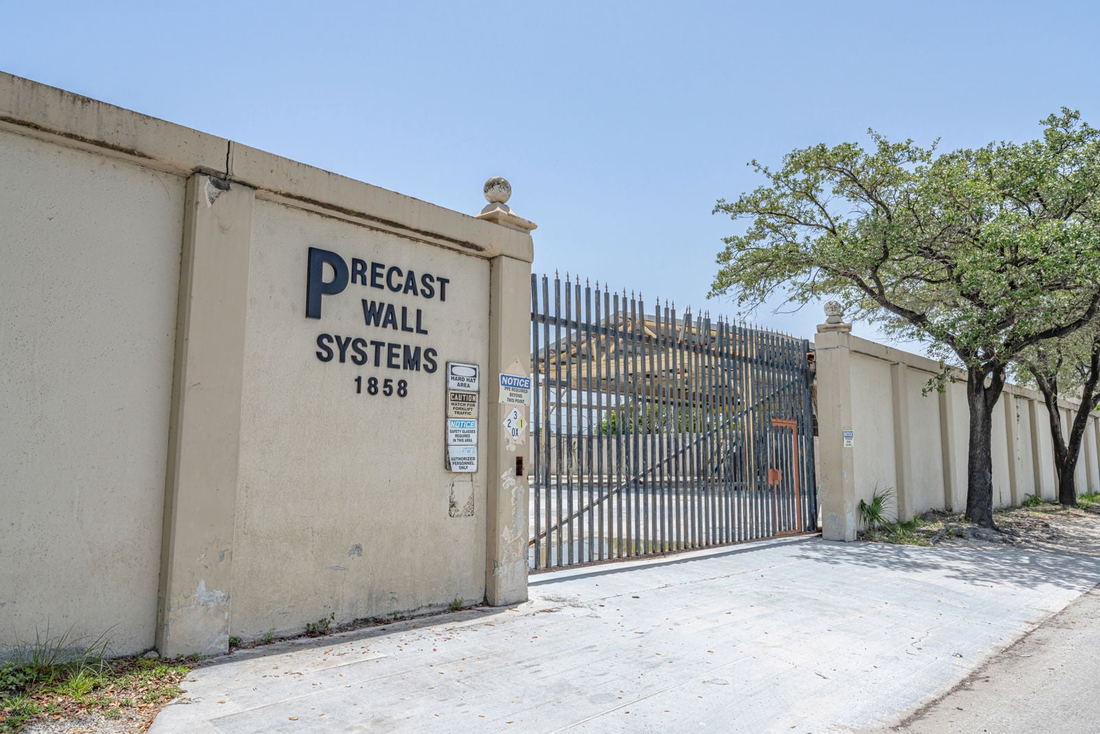 Exterior_Catalyst_PB_22