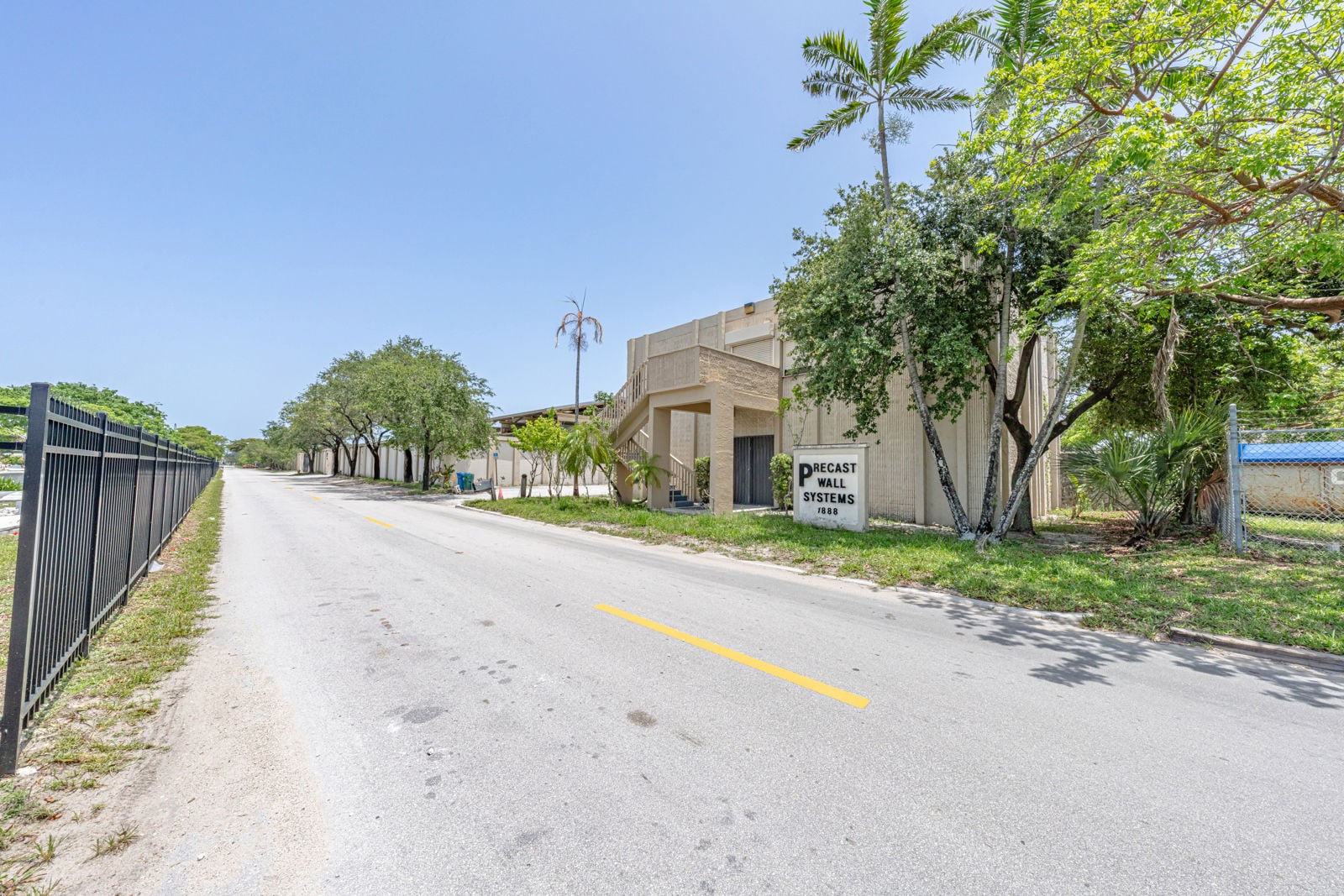 Exterior_Catalyst_PB_1