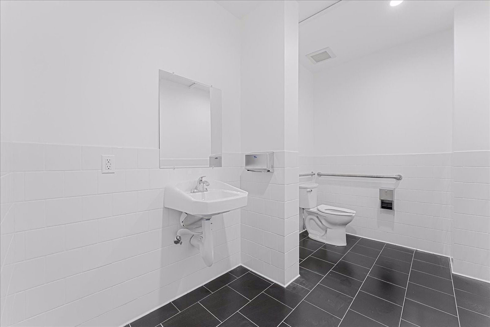 13-176 N La Brea Ave Los Angeles_13