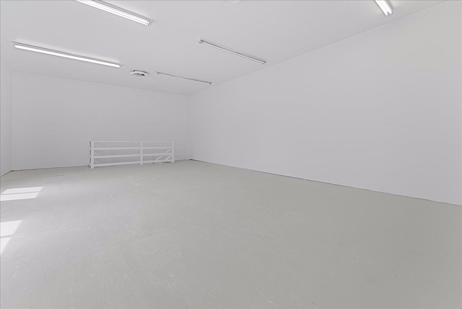 17-176 N La Brea Ave Los Angeles_17