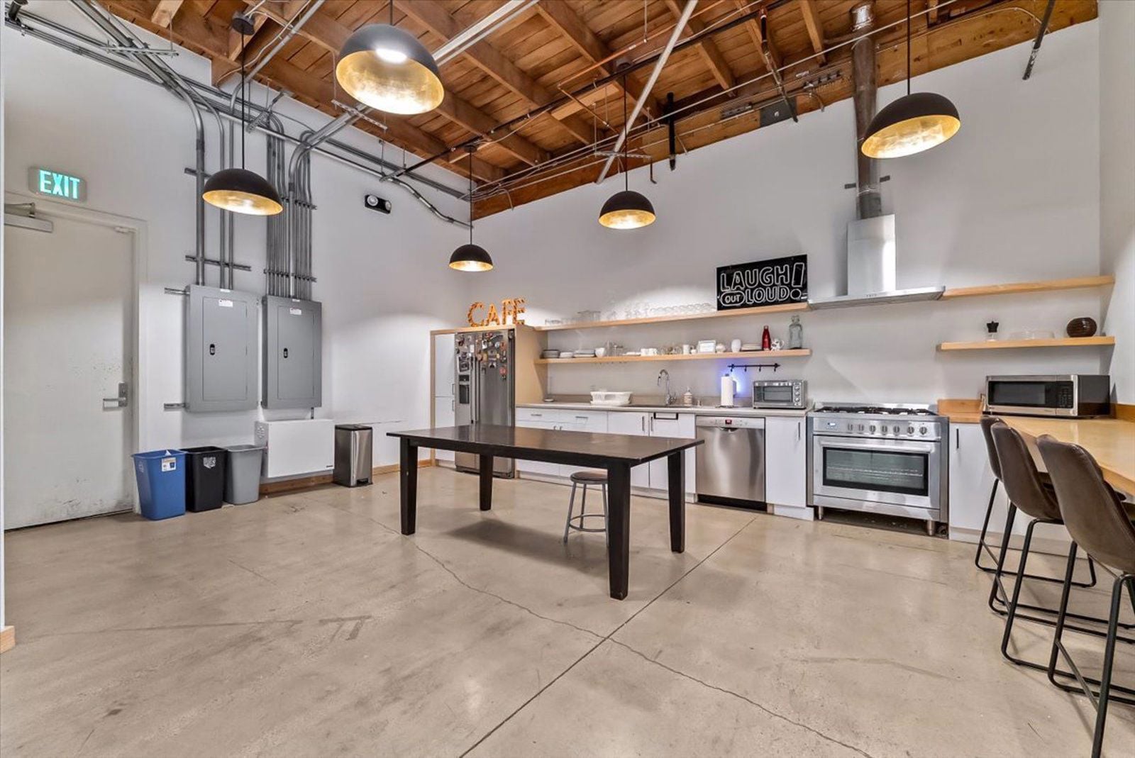 11-312 S Alameda St-14