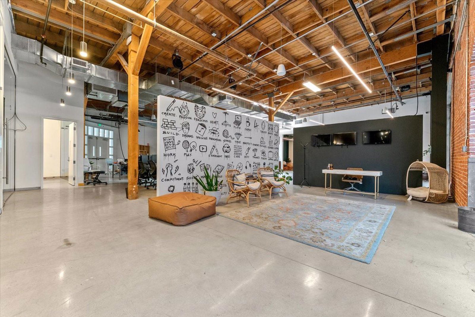 05-312 S Alameda St-6