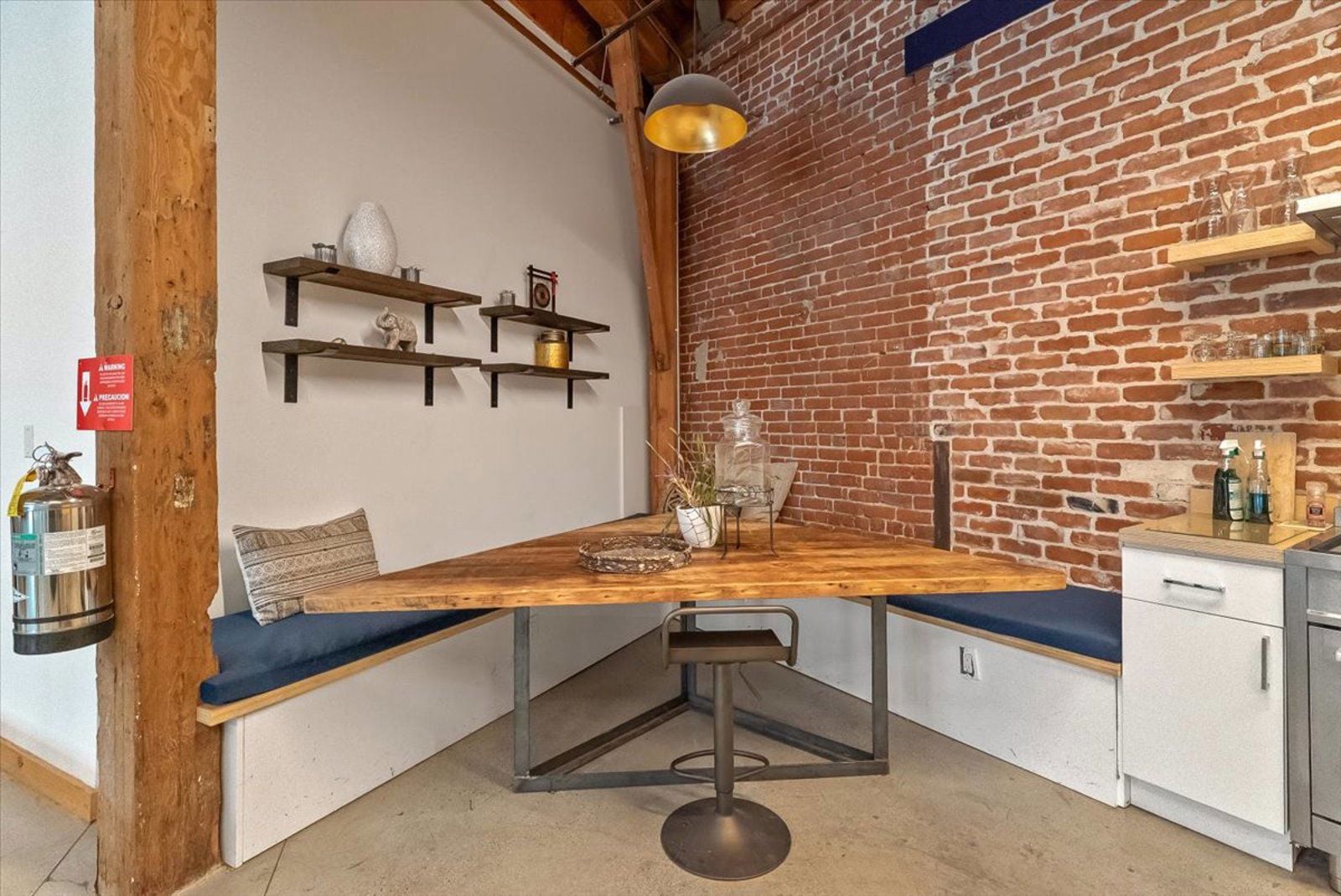 22-312 S Alameda St-26