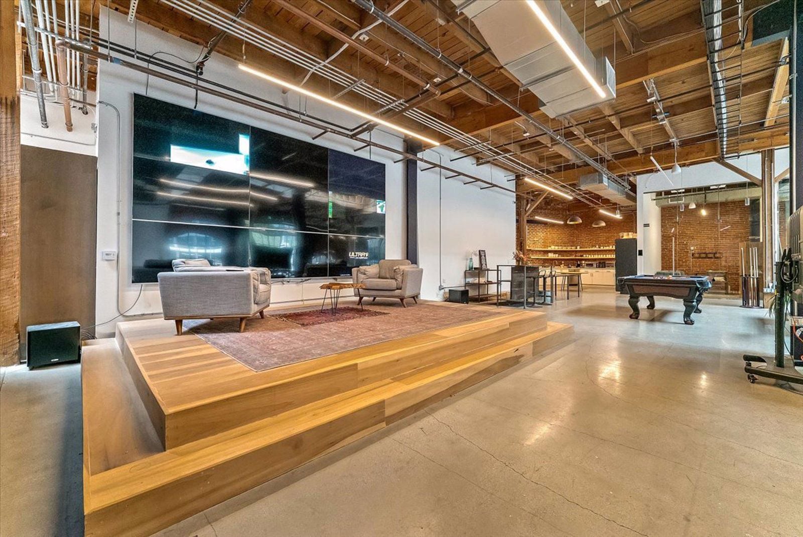 25-312 S Alameda St-29