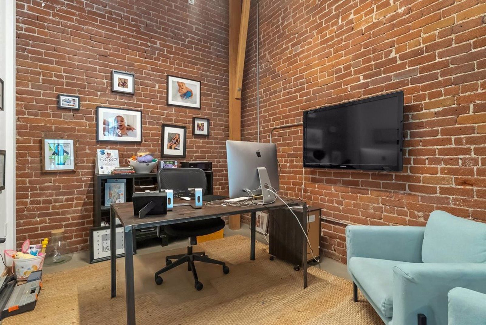 18-312 S Alameda St-22