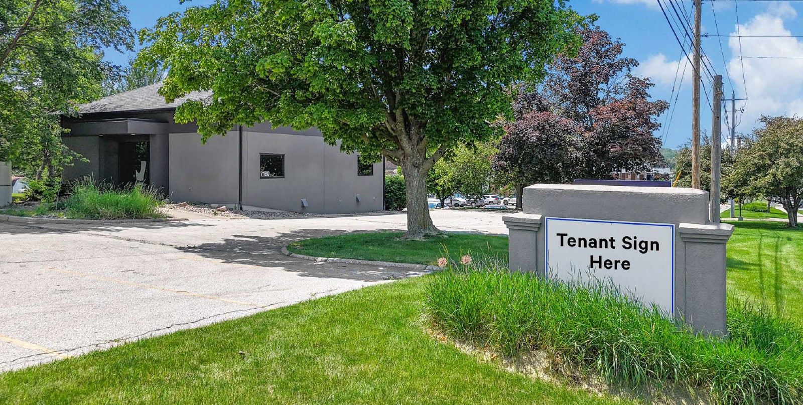 7180 Hickman Road-1