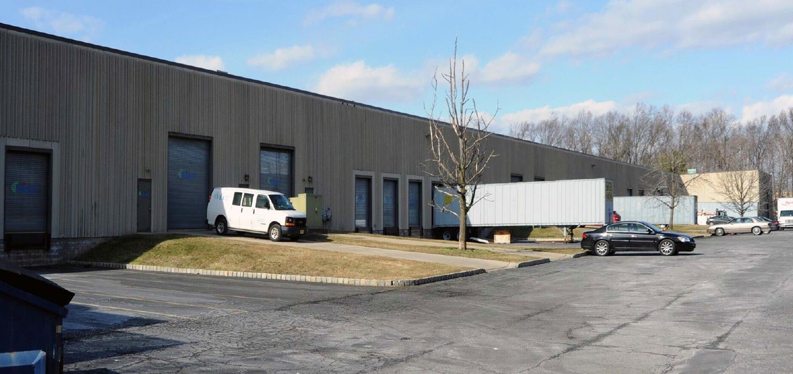 1600 Loading View image