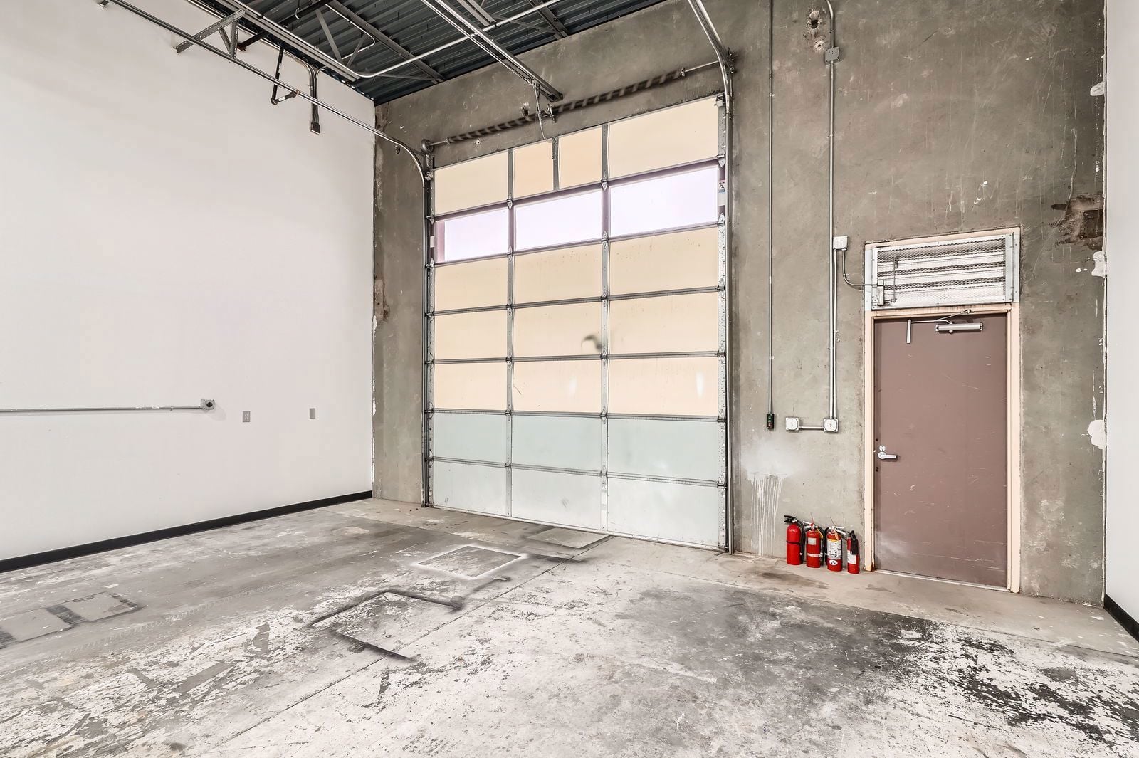 12001 E 33rd Ave Unti L - Web Quality - 025 - 27 Loading Dock