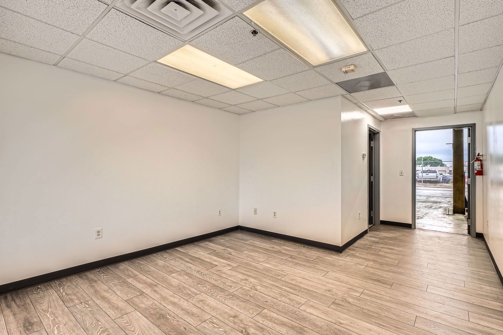 12001 E 33rd Ave Unti L - Web Quality - 010 - 10 Lobby