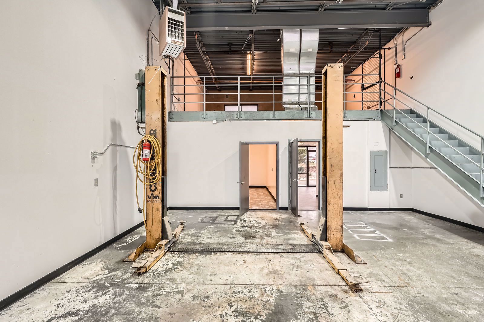 12001 E 33rd Ave Unti L - Web Quality - 020 - 22 Suite