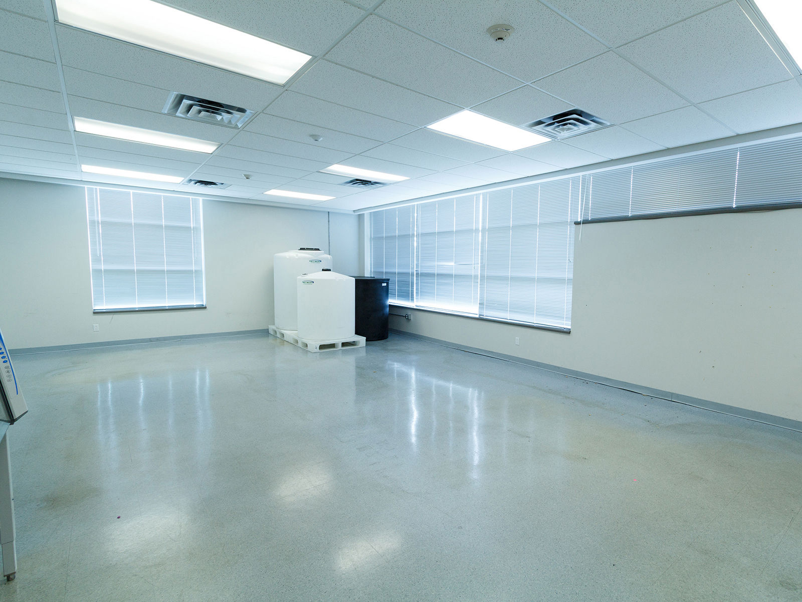 10 Earhart Drive_8382_1600px