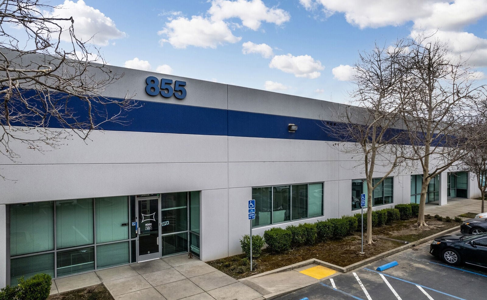 855 Riverside Bldg Photo