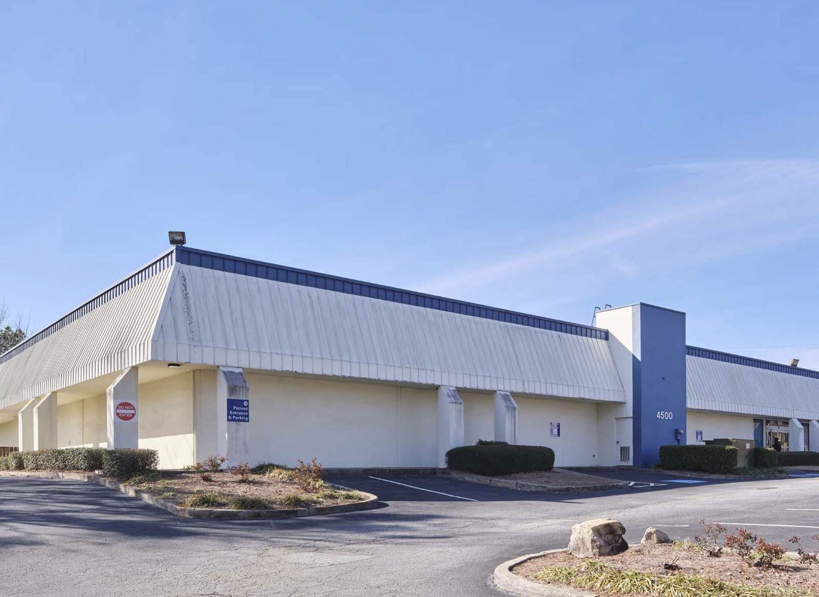 4500 N Shallowford Road Brochure - v8 (002)