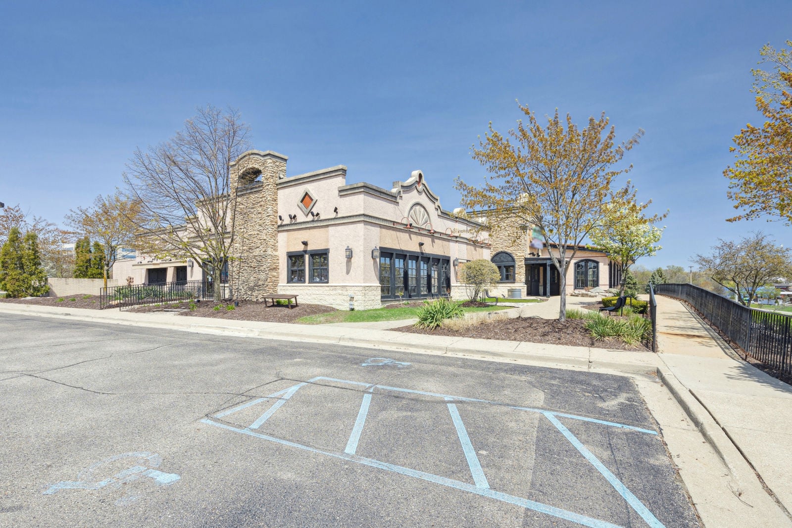 65-21091 Haggerty Rd Novi MI 48375-19-1