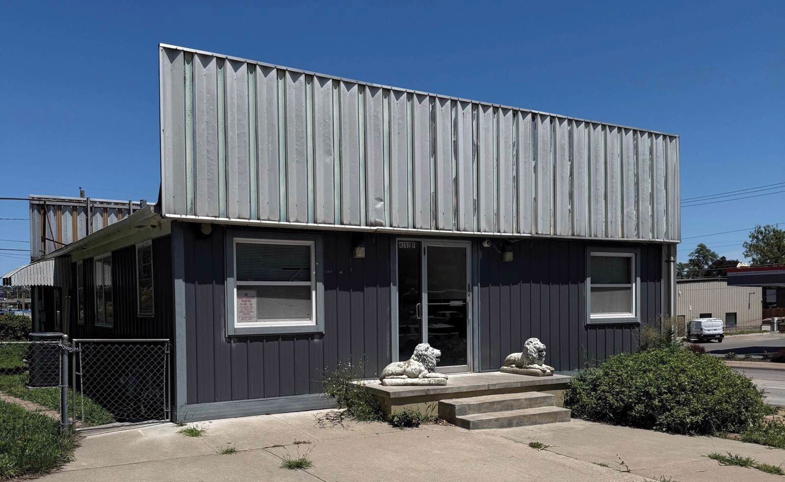 Stand-Alone Retail | For Sale 4036 South 42nd Street - Image 1