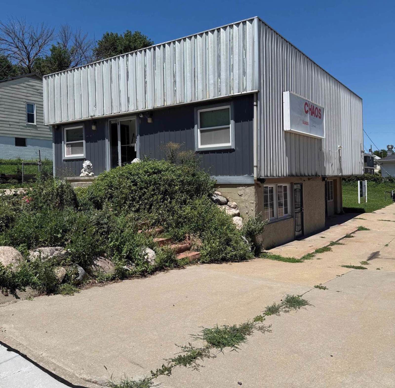 Stand-Alone Retail | For Sale 4036 South 42nd Street - Image 2