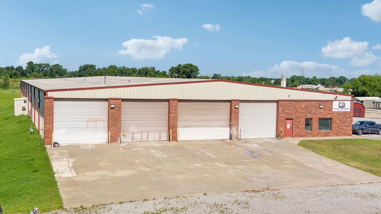 01-100_4355 S Harvey Norman