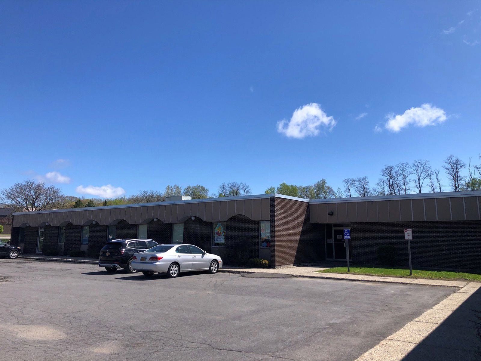 Avis Exterior facing NE