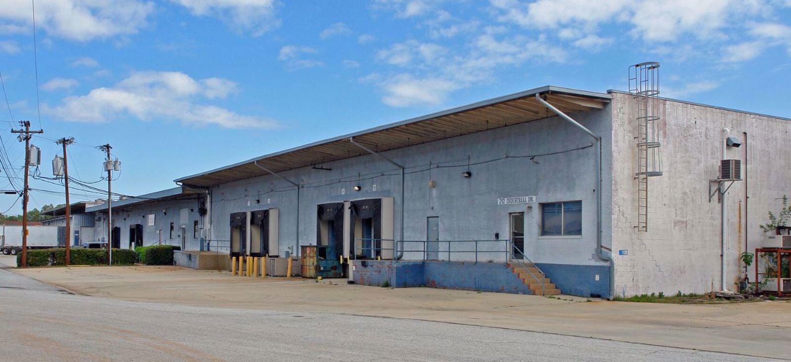 214 Industrial Dr.JPG