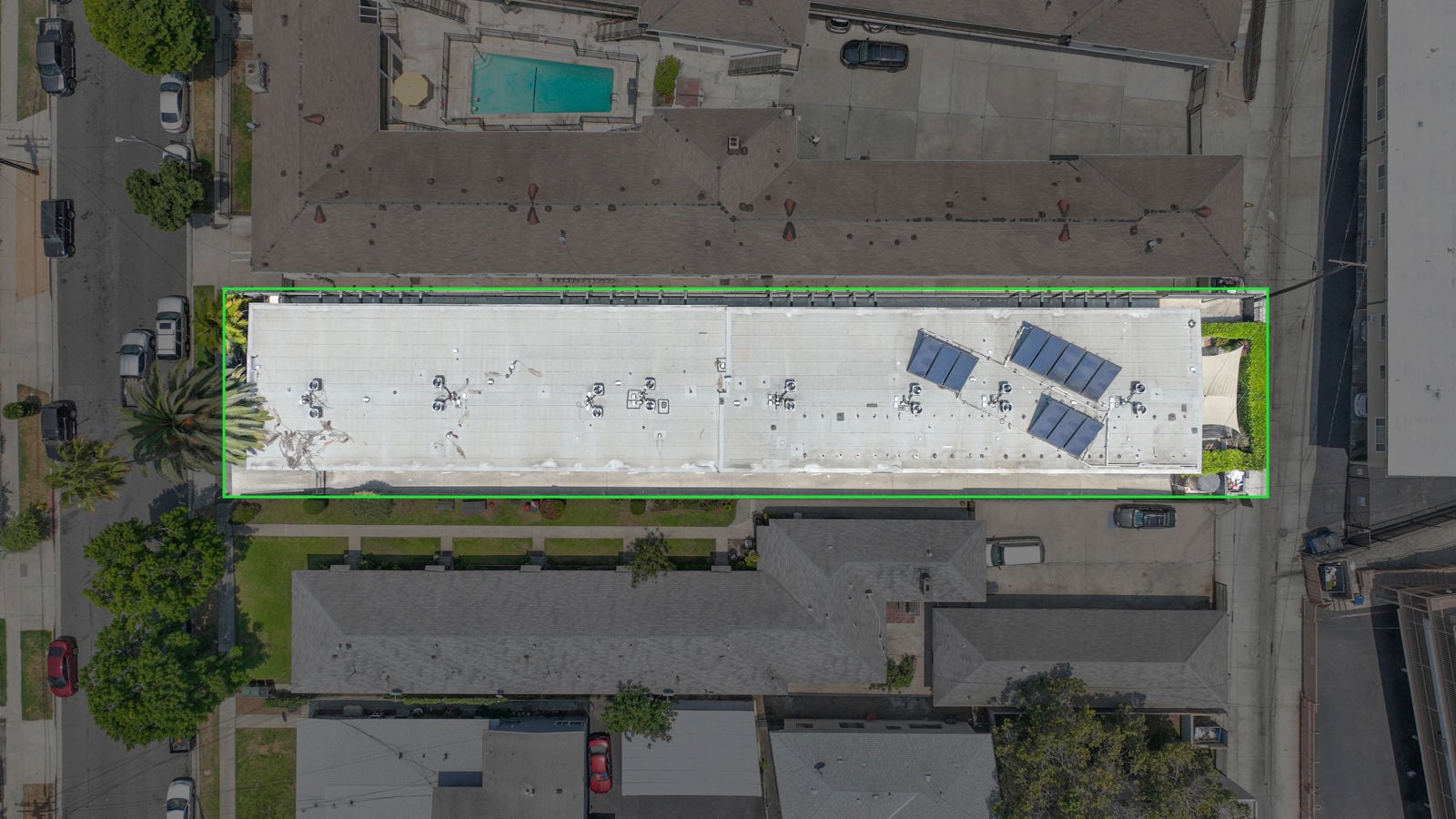 JUST REDUCED $200,000. Bring Offers. 720 North Market Street - Image 9