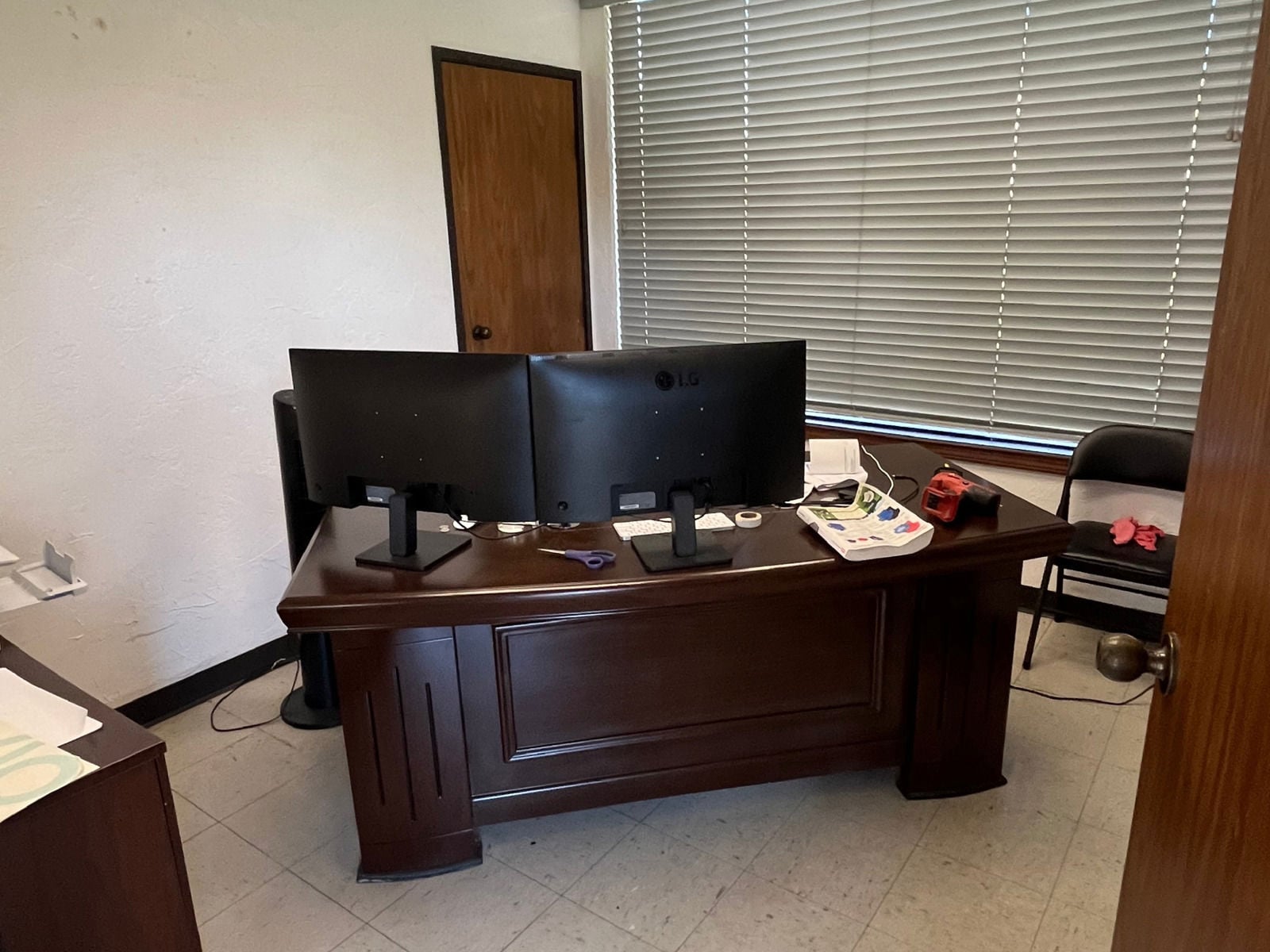 Office - Interior.JPG