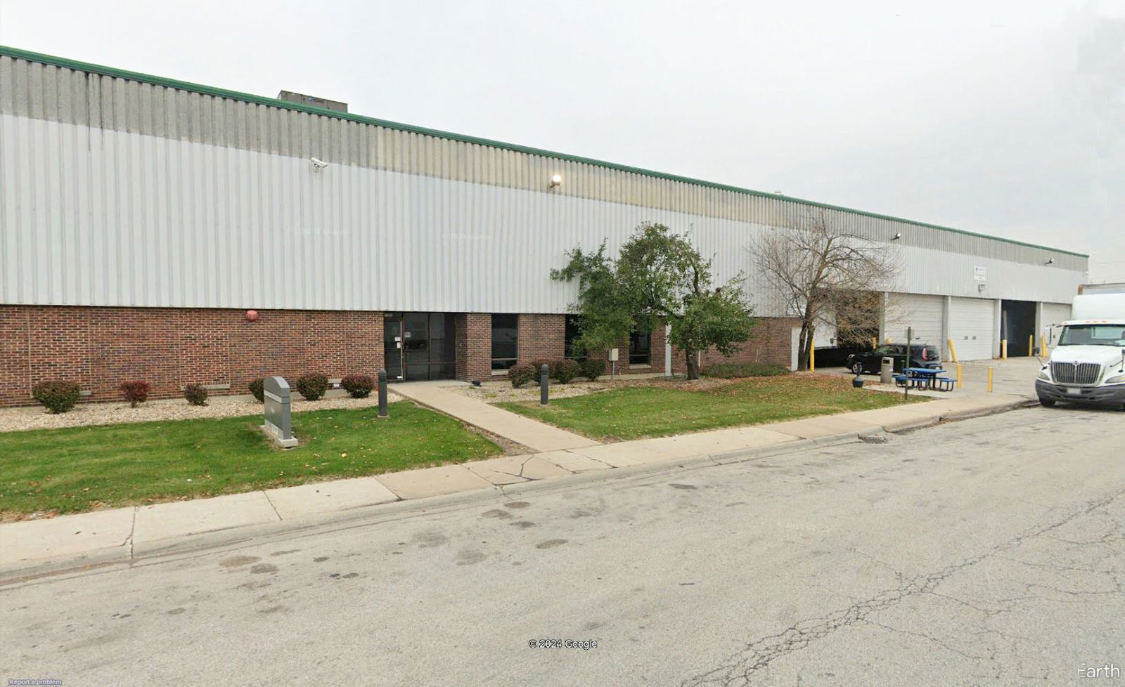 7400 Massaoit pic2-2