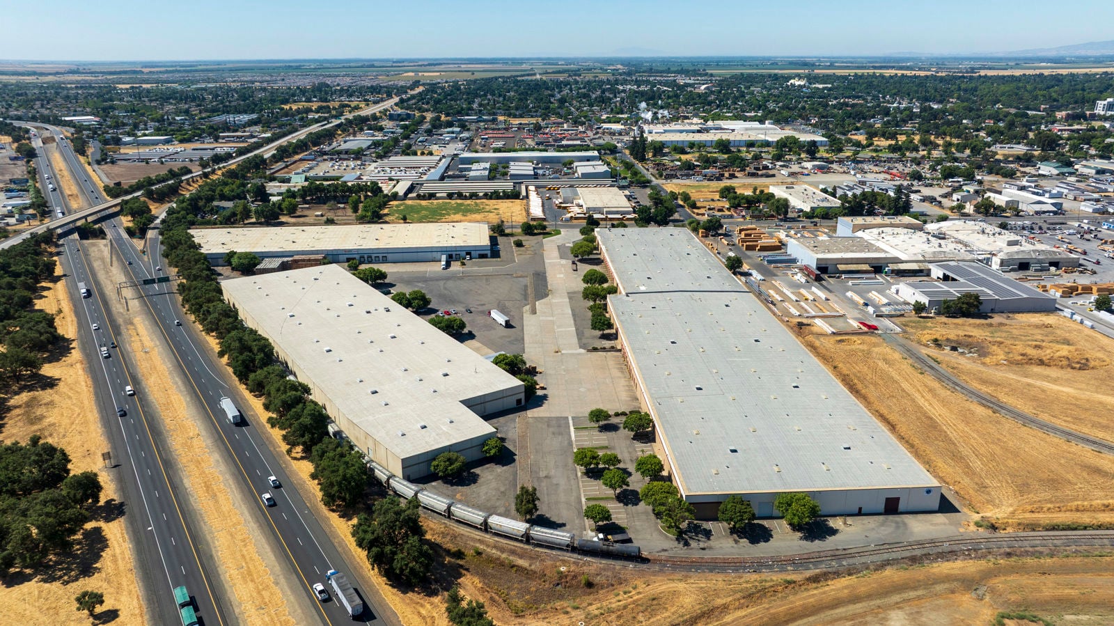 1425 East Beamer Street - Image 2