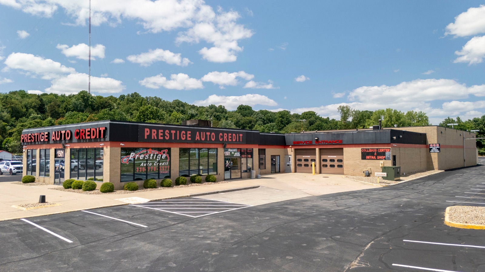 ±16,750 SF Freestanding Former Car Dealership on 4.65 AC 1501 Vernon Odom Boulevard - Image 1
