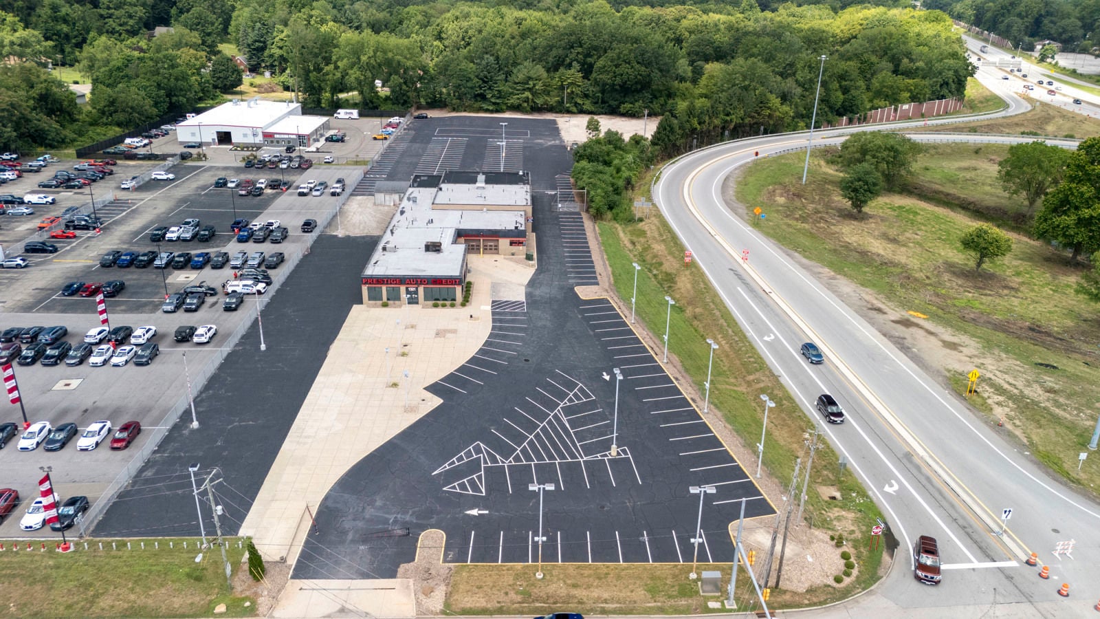 ±16,750 SF Freestanding Former Car Dealership on 4.65 AC 1501 Vernon Odom Boulevard - Image 2