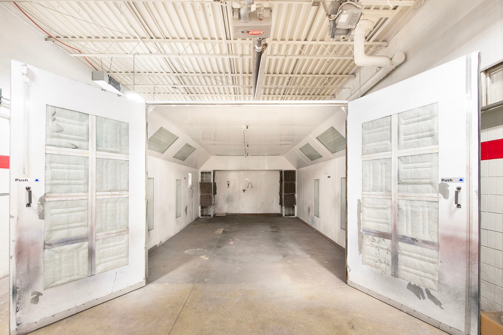 ±16,750 SF Freestanding Former Car Dealership on 4.65 AC 1501 Vernon Odom Boulevard - Image 6