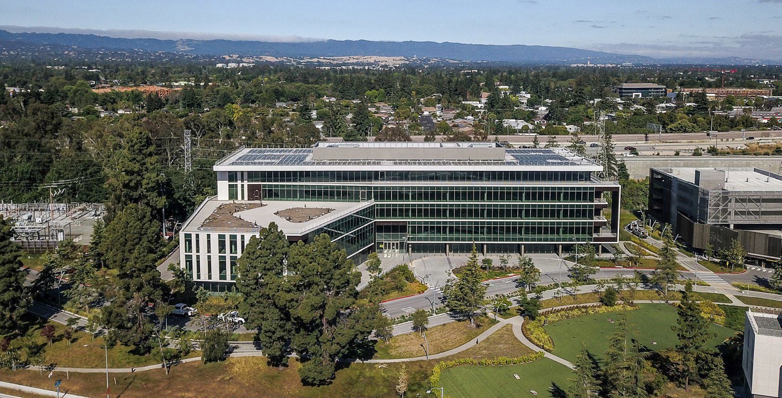 750_Moffett_Brochure (002)