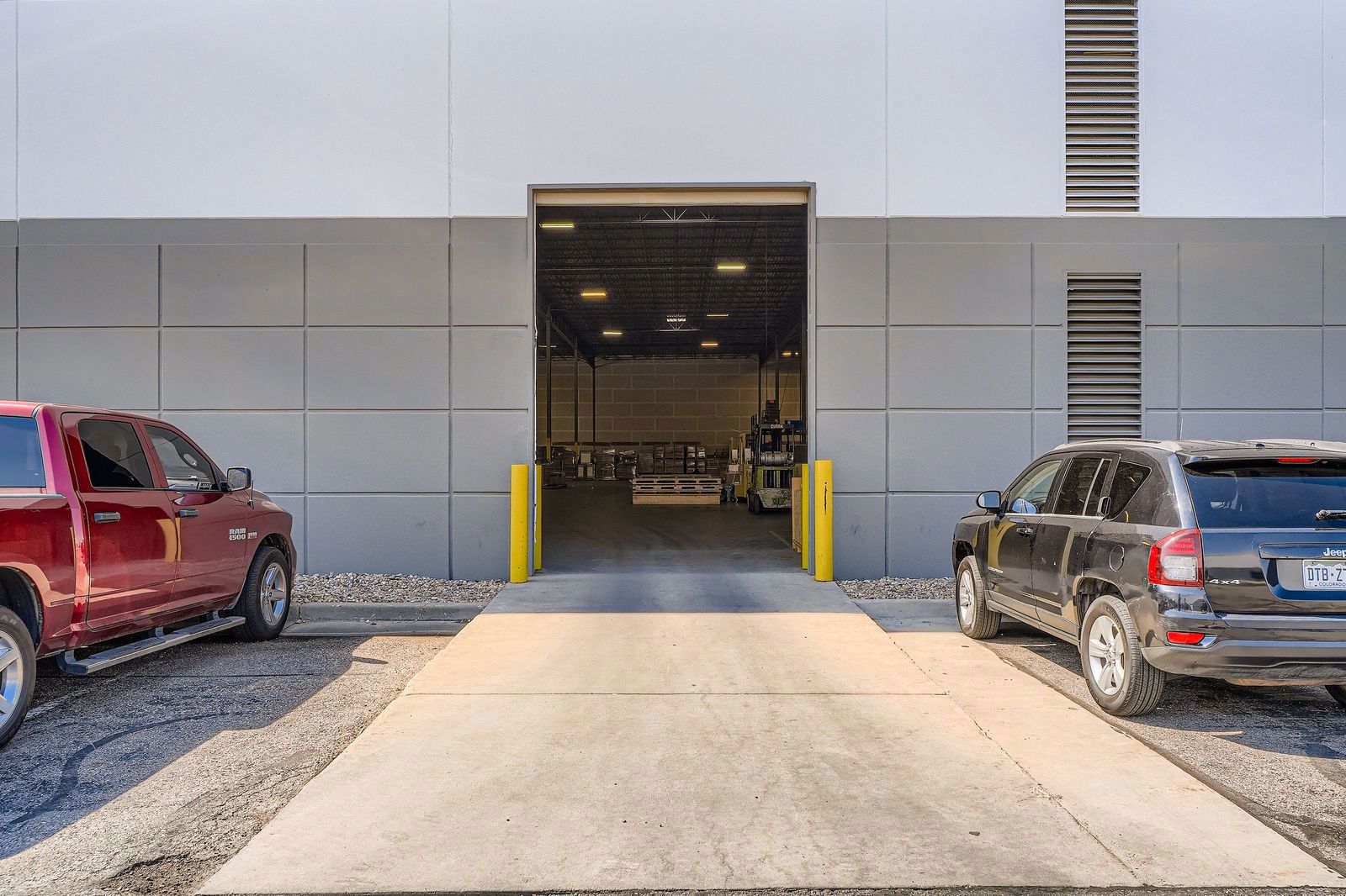 5501 Peoria St - Web Quality - 028 - 34 Loading Dock