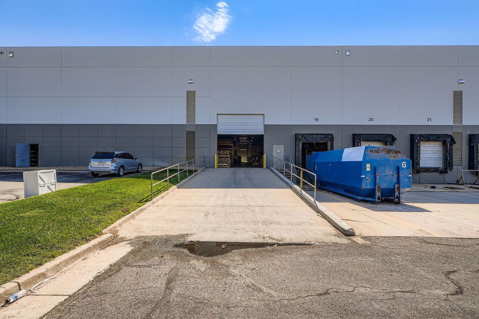 5501 Peoria St - Web Quality - 026 - 32 Loading Dock