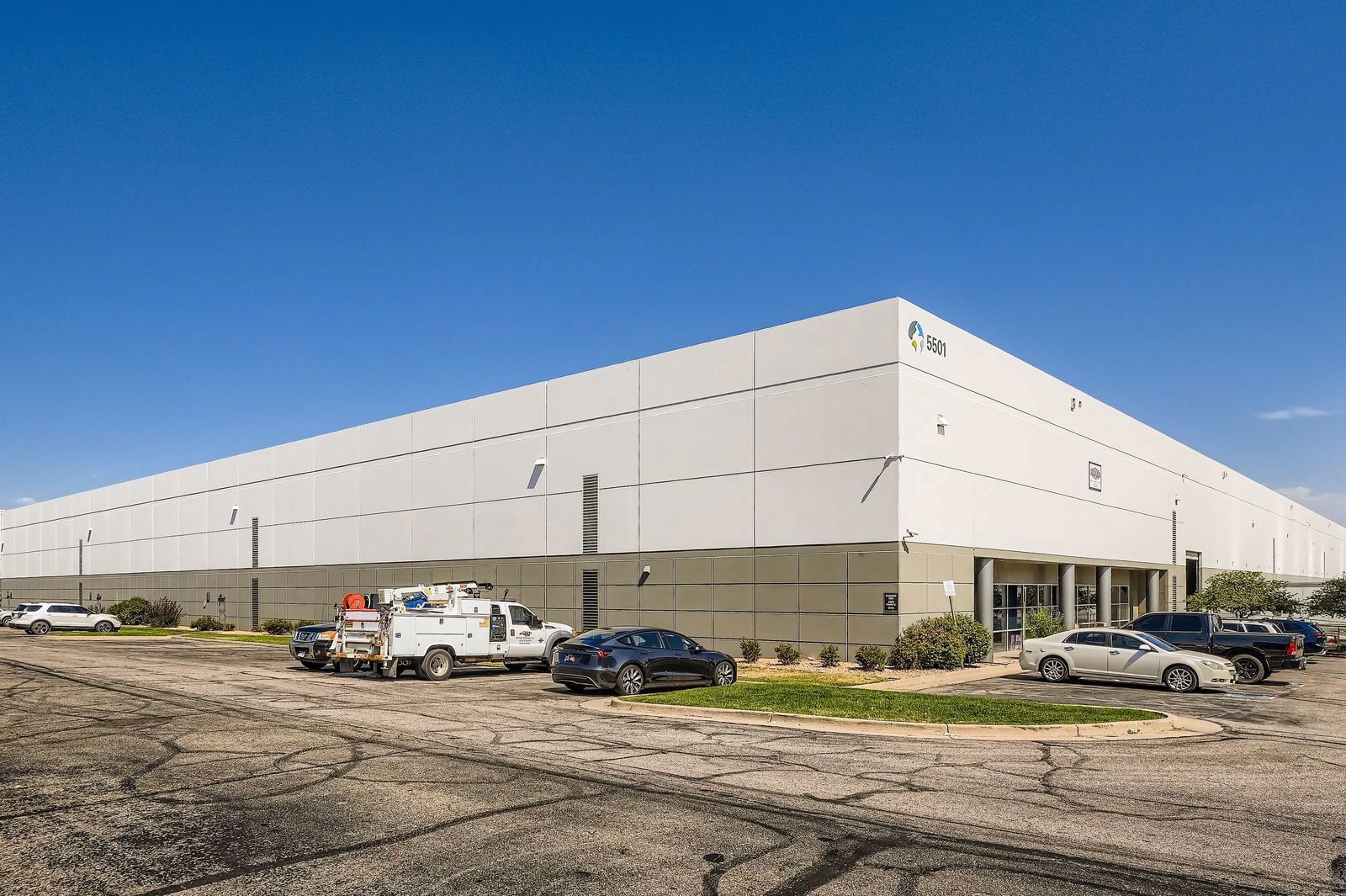 5501 Peoria St - Web Quality - 003 - 03 Exterior Front